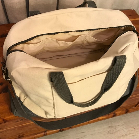 Weekender Canvas Travel Bag - Picture 2 of 2
